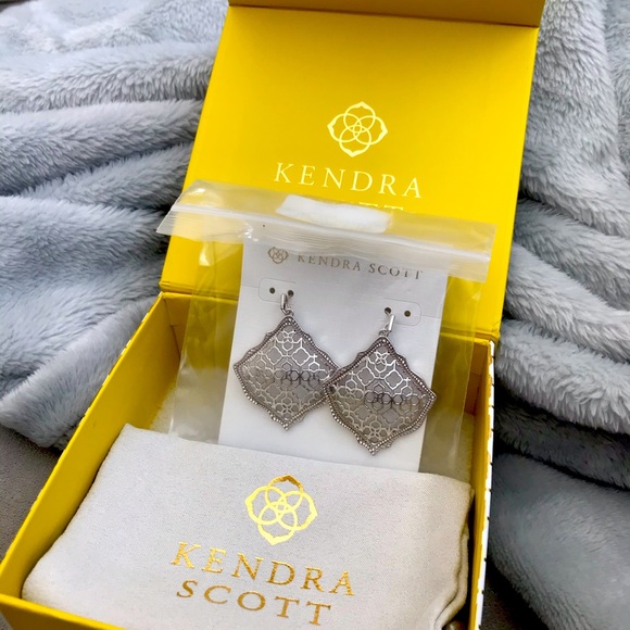 Kendra Scott Jewelry - Kendra Scott Kirsten earrings silver filigree
